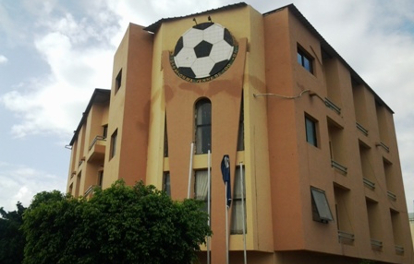 Football : L'ouverture du championnat national de 1re division encore reportée !